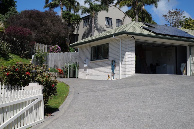 16 Sherwood Grove, Northcross, Auckland - Carousel 30