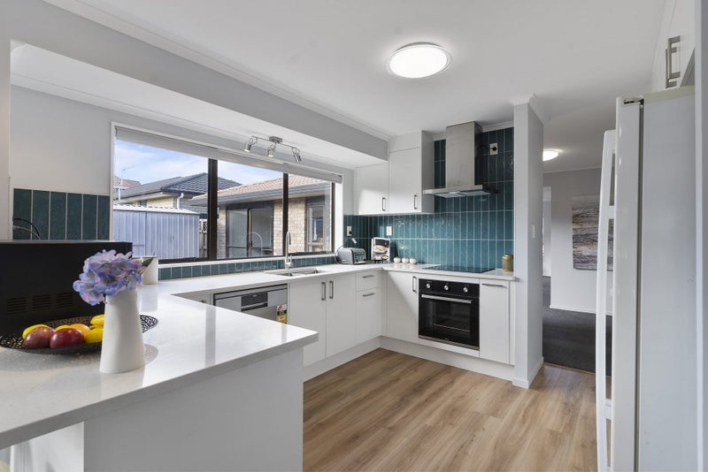 35 Frank Nobilo Drive, Golflands, Auckland - Carousel 2