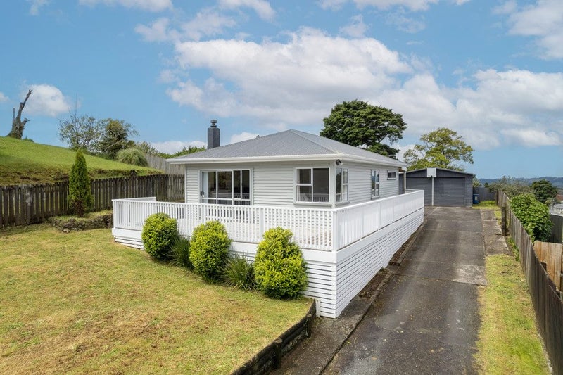 4 Lake Ora Road, Kamo, Whangarei - Carousel 1