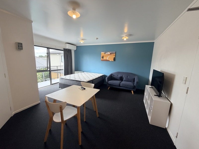 35 Jones Crescent, Melville, Hamilton - Carousel 2