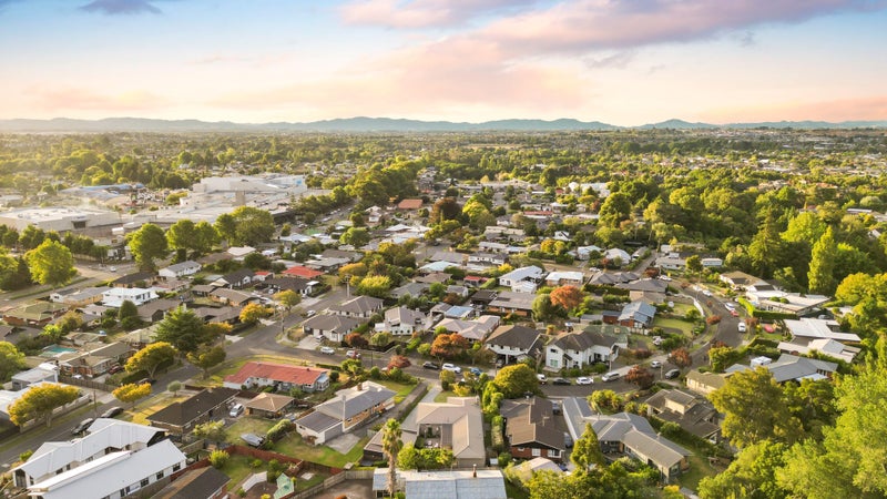 6 Tudor Crescent, Chedworth, Hamilton - Carousel 29