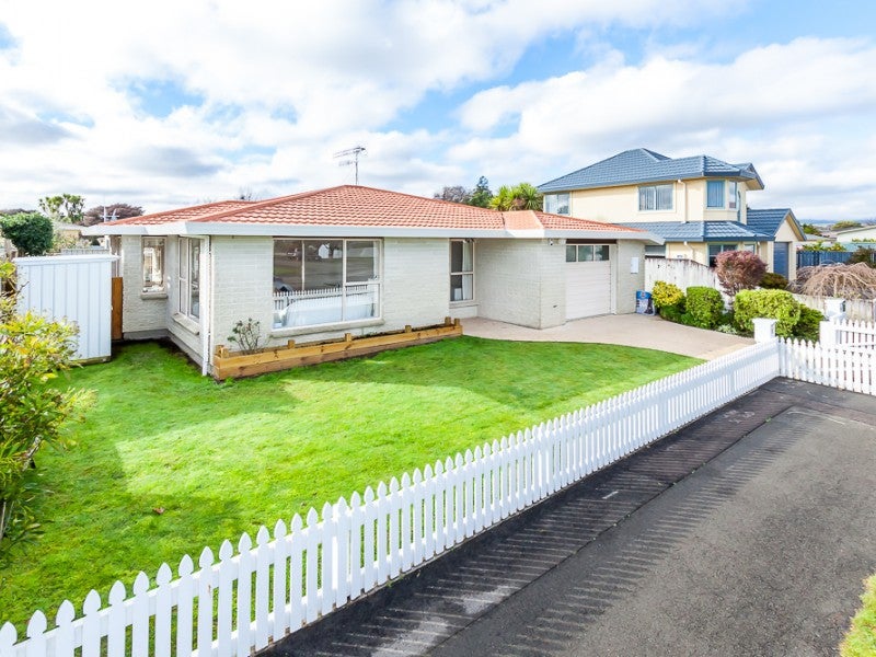 17 Moore Street, West End, Palmerston North - Carousel 2