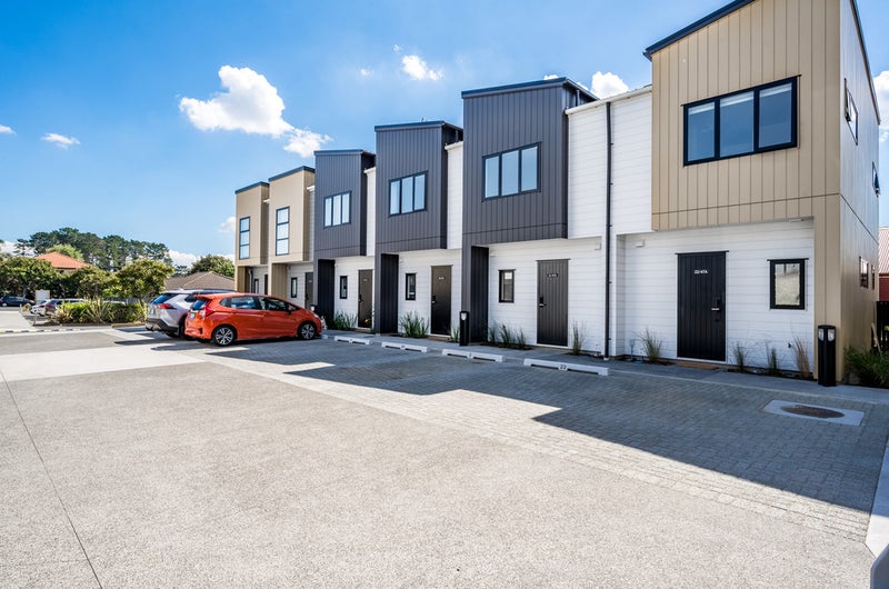 A21/47 Huntington Dr, Huntington Park, Auckland - Carousel 1