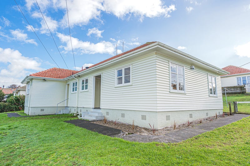 1 Owen Street, Gonville, Whanganui - Carousel 1