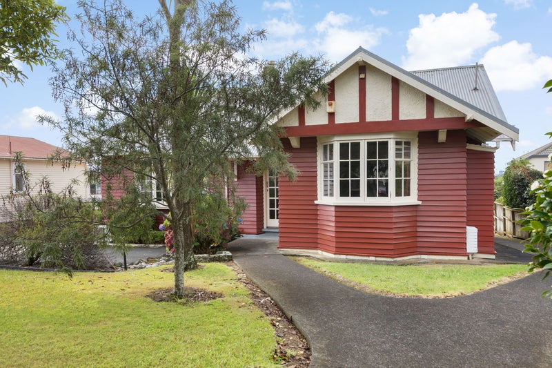 17 Cambrai Avenue, Mount Roskill, Auckland - Carousel 1