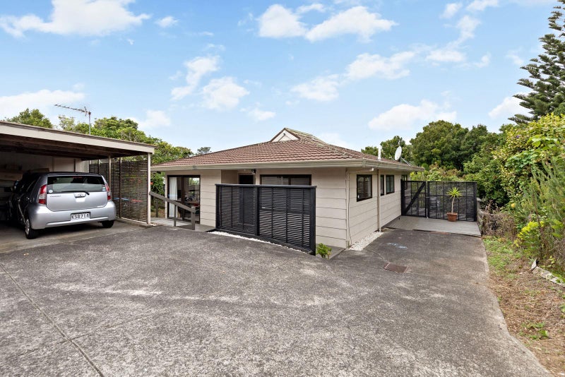 1612A Great North Road, Waterview, Auckland - Carousel 1