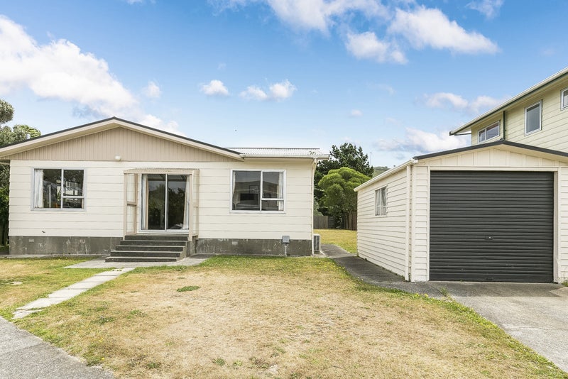 8 Arizona Grove, Brooklyn, Wellington - Carousel 1