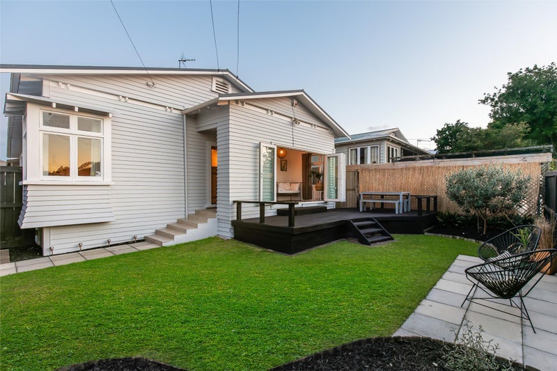1/94 Fowlds Avenue, Sandringham, Auckland - Carousel 1