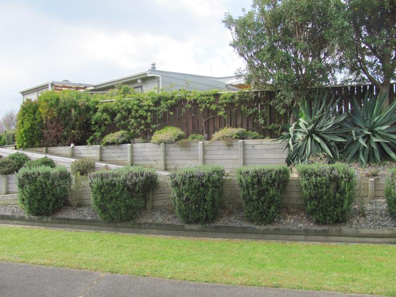 12 Ramona Avenue, Waitarere Beach, Levin - Carousel 2