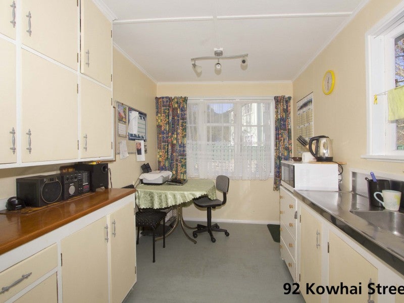 1/90 Kowhai Street, Naenae, Lower Hutt - Carousel 2