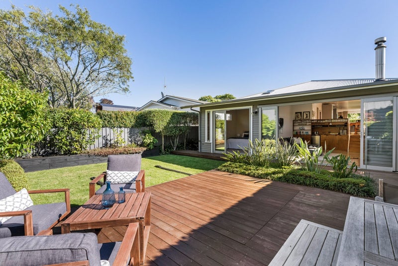 9 Warwick Avenue, Westmere, Auckland - Carousel 1