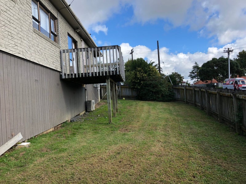 2A Valdale Road, Henderson, Auckland - Carousel 13