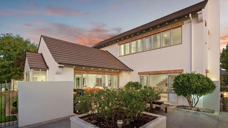 42 Glencullen Drive, Casebrook, Christchurch - Carousel 1