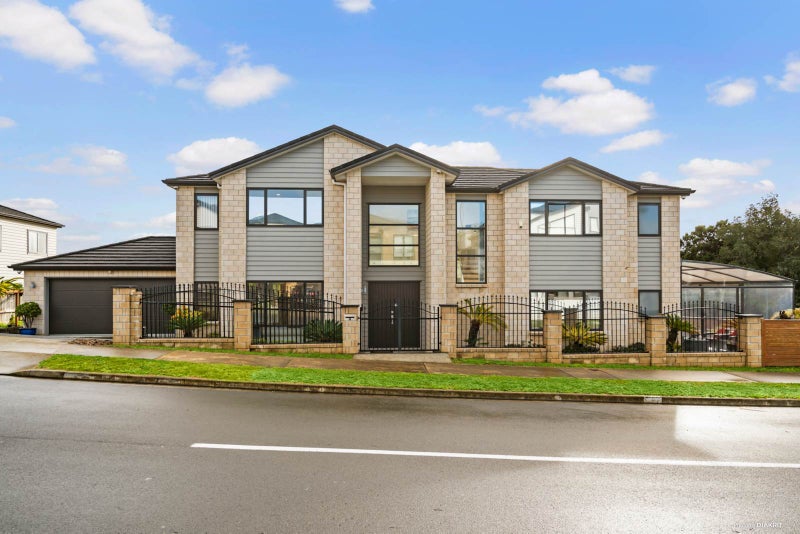 1 Veneta Close, Flat Bush, Auckland - Carousel 1