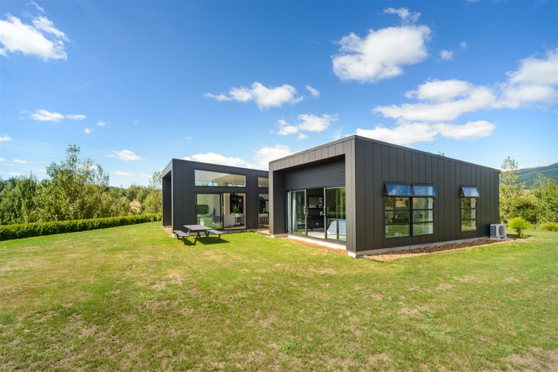 84 Kingsdale Park Drive, Palmerston North - Carousel 35