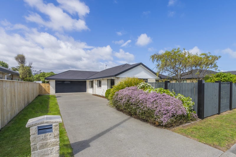 84 The Drive, Paraparaumu Beach, Paraparaumu - Carousel 1