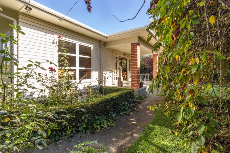 32 Tollemache Road East, Longlands, Hastings - Carousel 2