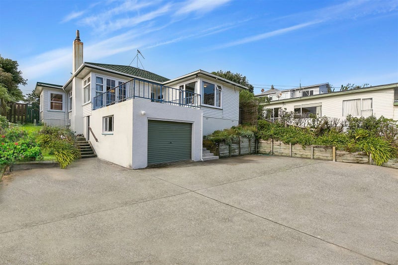13 View Road, Titahi Bay, Porirua - Carousel 1