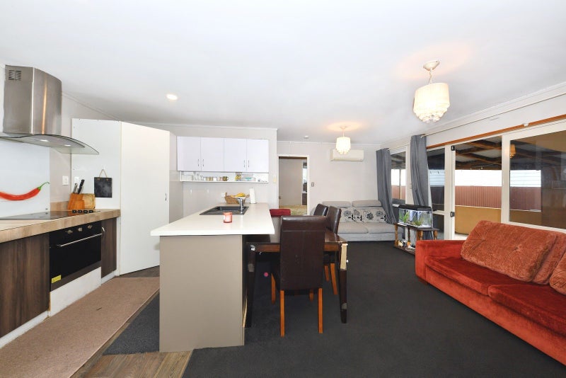 2/98 Neill Street, Hornby, Christchurch - Carousel 2