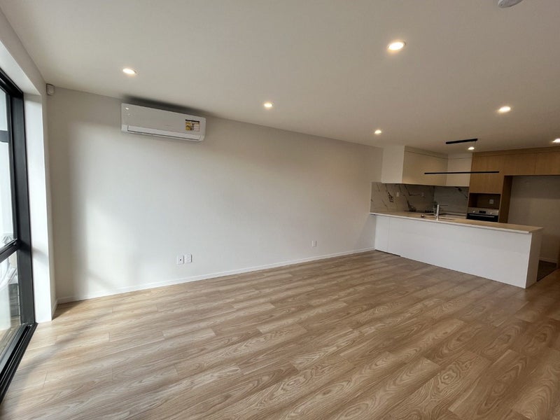 8/32B Westgate Drive, Westgate, Auckland - Carousel 2