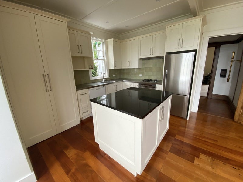 57 The Crescent, Roseneath, Wellington - Carousel 2