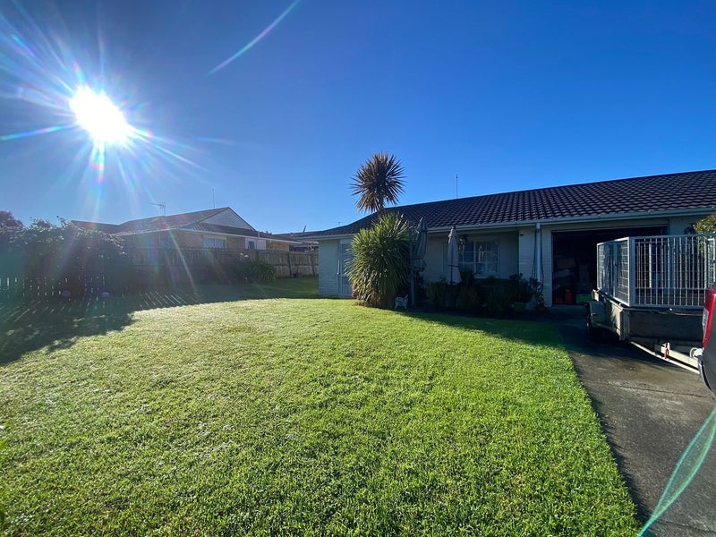 1/26 Edendale Road, Somerville, Manukau - Carousel 1