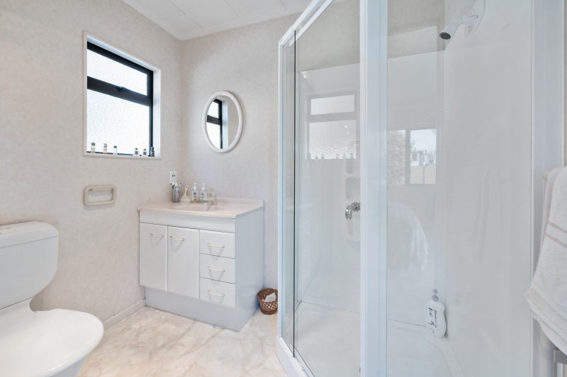 6 Gibbs Place, Kinloch, Taupō - Carousel 16