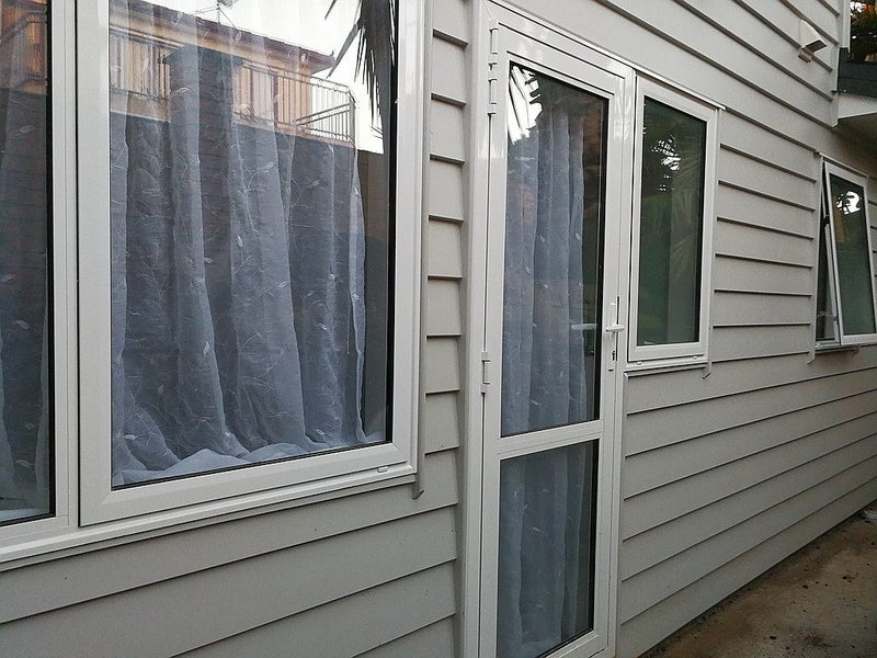 13 The Mews, Shamrock Park, Auckland - Carousel 1