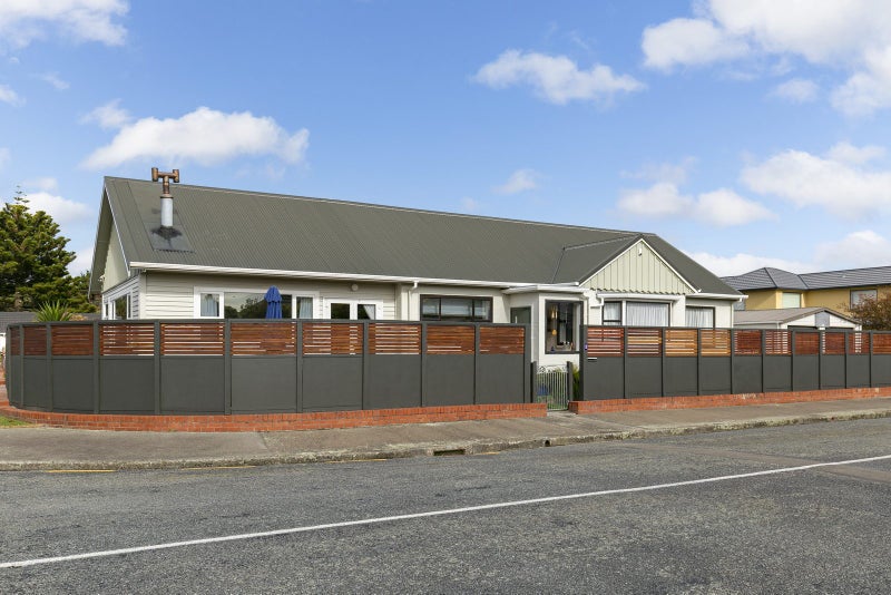 1 Wayside, Miramar, Wellington - Carousel 1