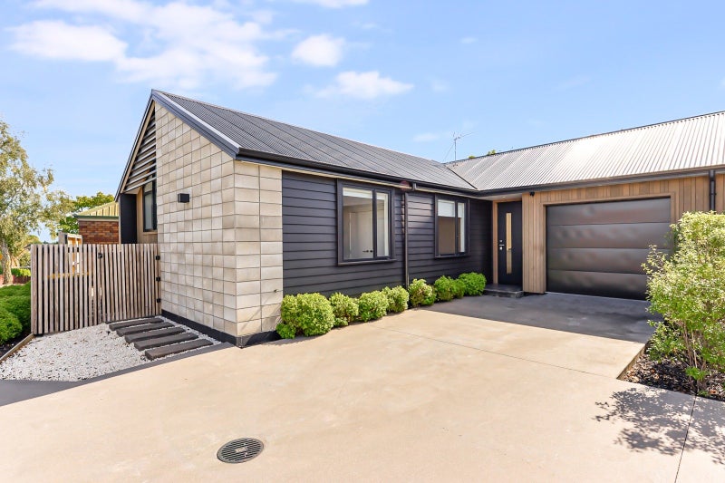 1/103 Cambridge Road, Hillcrest, Hamilton - Carousel 1