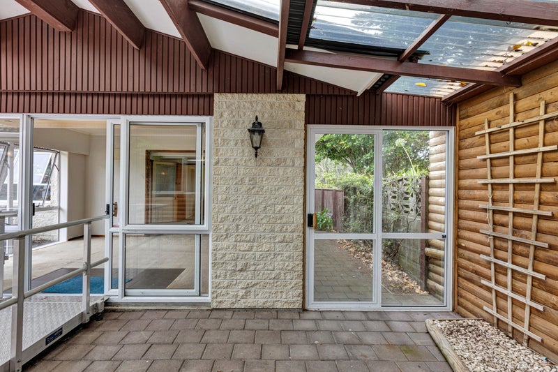 11C Julian Place, Westown, New Plymouth - Carousel 35