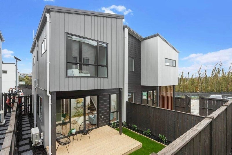 95D Woodglen Road, Glen Eden, Auckland - Carousel 1