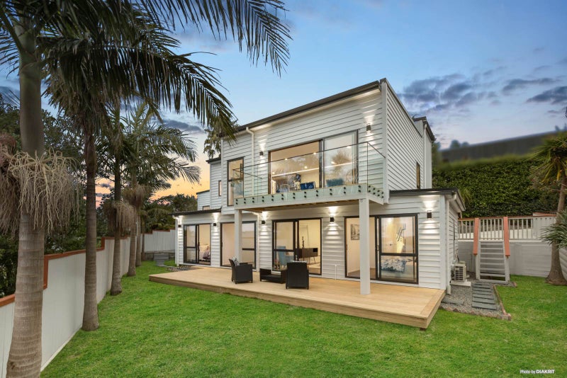 13 Maidstone Place, Oteha, Auckland - Carousel 1