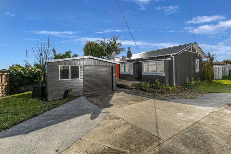 117 Te Atatu Road, Te Atatu South, Auckland - Carousel 2