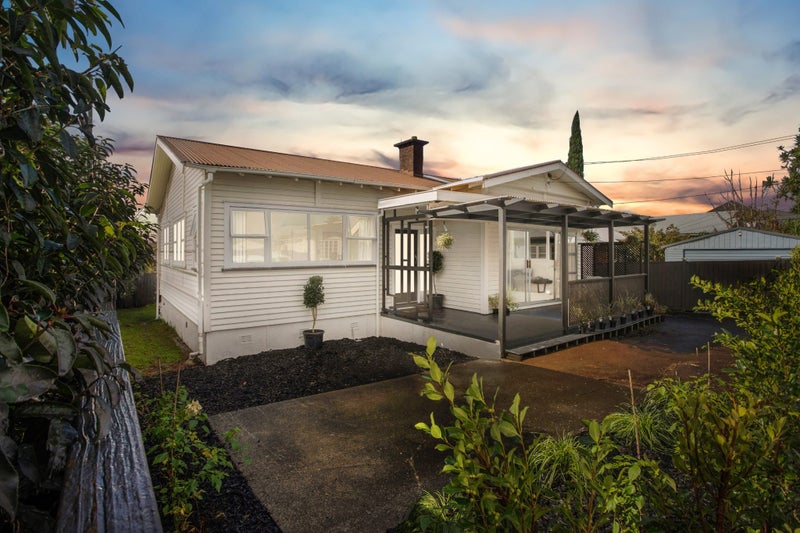 43 Moa Road, Point Chevalier, Auckland - Carousel 2