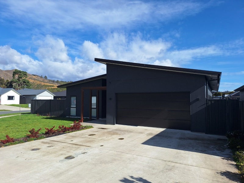 10 Salisbury Crescent, Wallaceville, Upper Hutt - Carousel 18