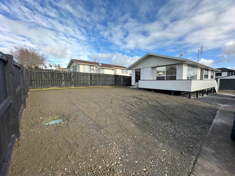 64 Hollyford Drive, Clover Park, Auckland - Carousel 17