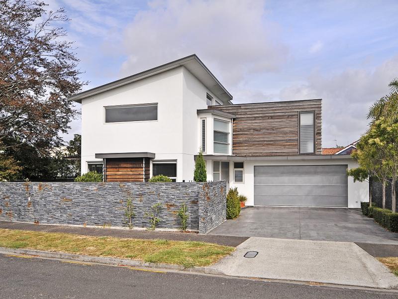 2 Hughes Avenue, West End, Palmerston North - Carousel 1