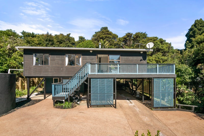 40 Hobson Terrace, Onetangi, Waiheke Island - Carousel 1
