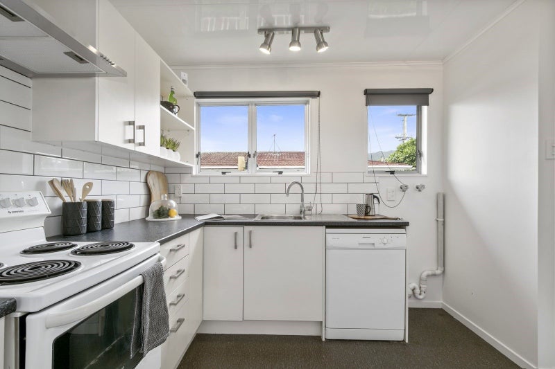 48B Whites Line West, Woburn, Lower Hutt - Carousel 2