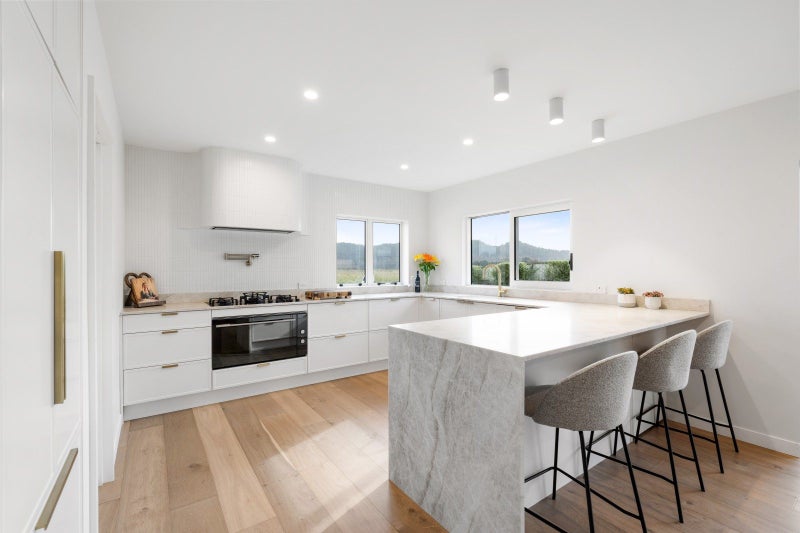 17 Pohutukawa Drive, Eskdale, Napier - Carousel 1