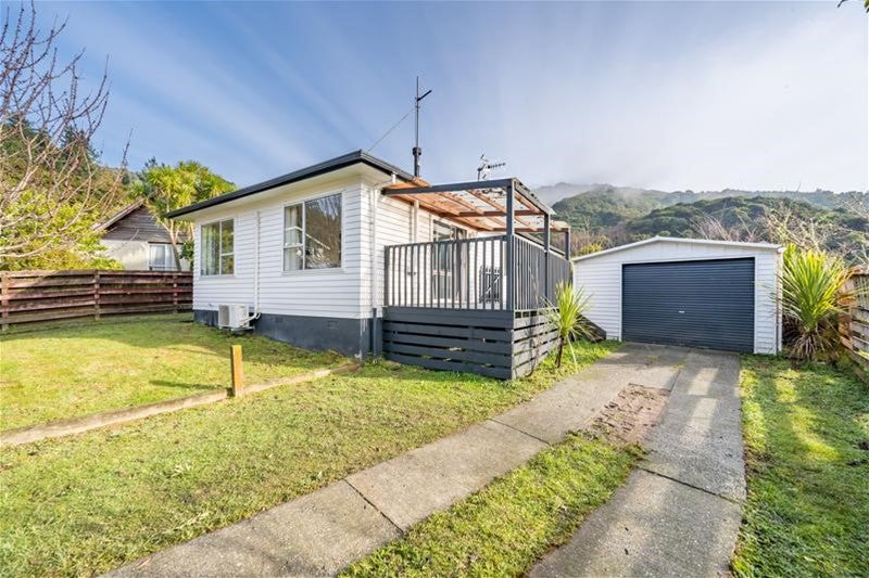 12 Kendal Grove, Wainuiomata, Lower Hutt - Carousel 2