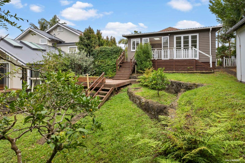 49 Aroha Avenue, Sandringham, Auckland - Carousel 2