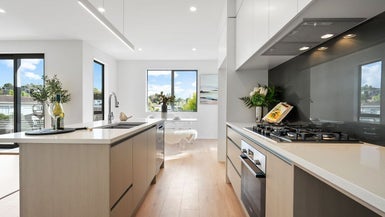 144B Oaktree Avenue, Browns Bay, Auckland - Carousel 1