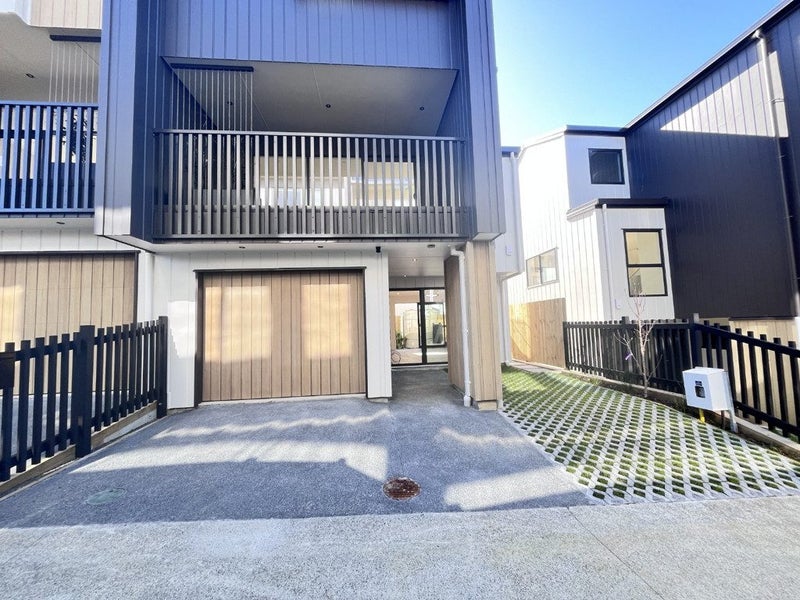 19 Monstedt Terrace, Windsor Park, Auckland - Carousel 24