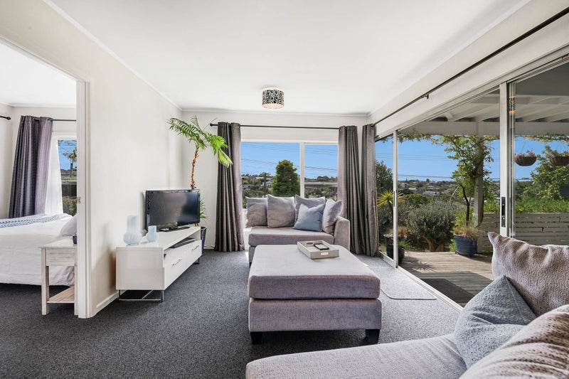 1/867 Beach Road, Waiake, Auckland - Carousel 2