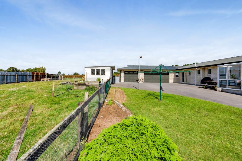 227 Pembroke Road West, Pembroke, Stratford - Carousel 2