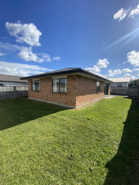 990A Tremaine Avenue, Roslyn, Palmerston North - Carousel 1