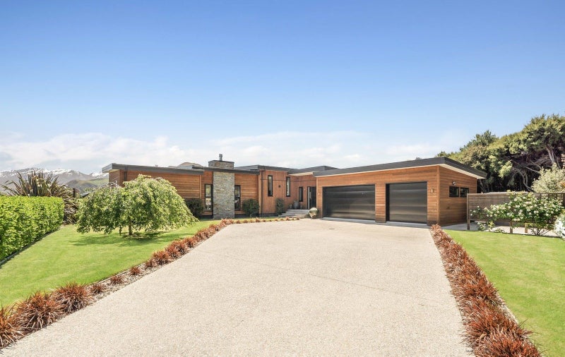 20 Edgewood Place, Wanaka, Wanaka - Carousel 1