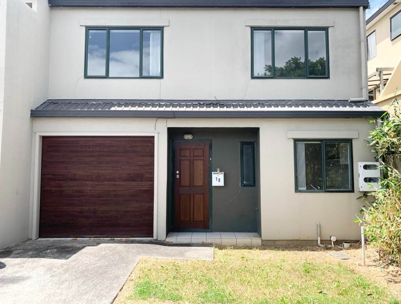 18/12 Ambrico Place, New Lynn, Auckland - Carousel 1